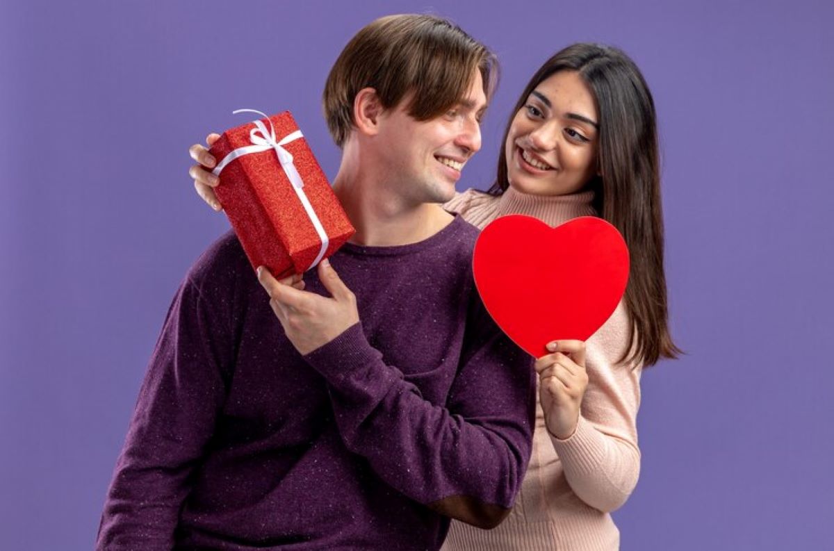 Why Valentine’s Day Gift Hampers Are the Perfect Way to Show You Care